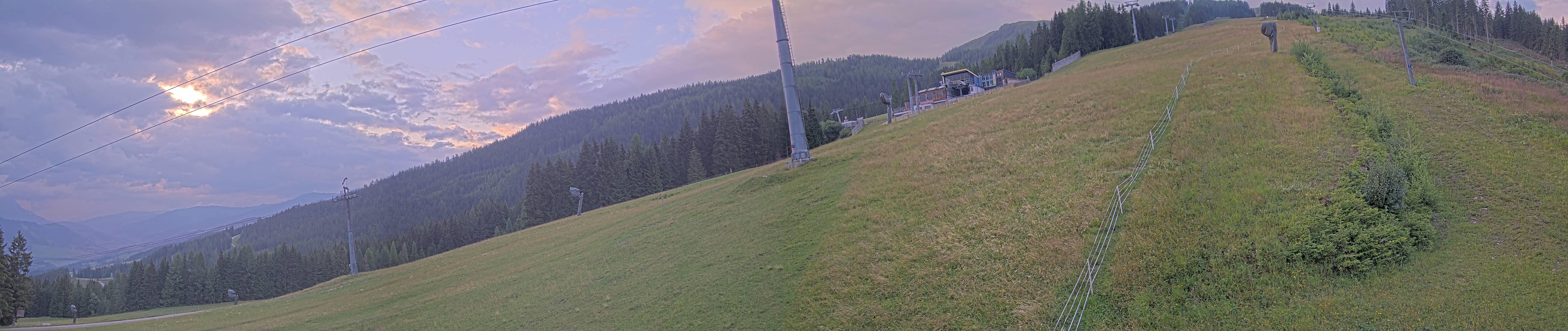 Archived image Webcam Hauser Kabling: top station of the gondola