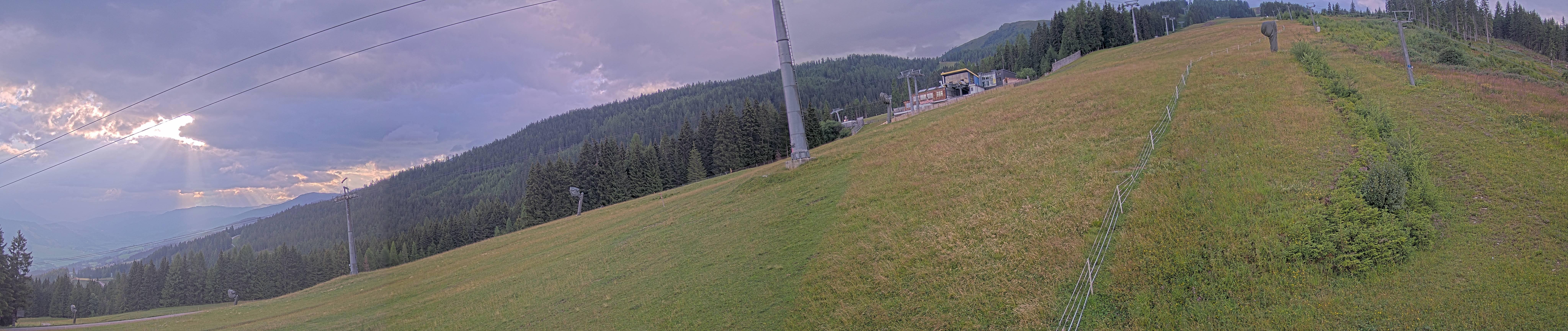 Archived image Webcam Hauser Kabling: top station of the gondola