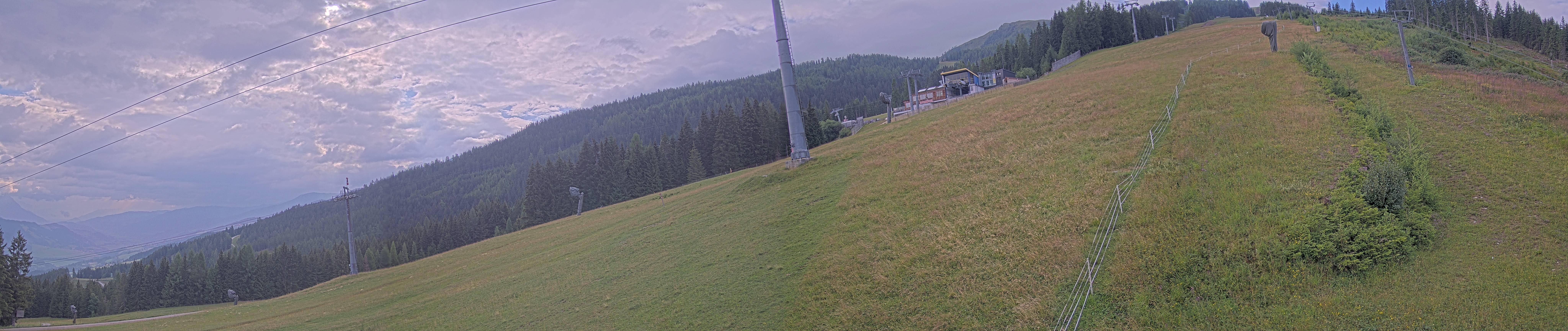 Archived image Webcam Hauser Kabling: top station of the gondola