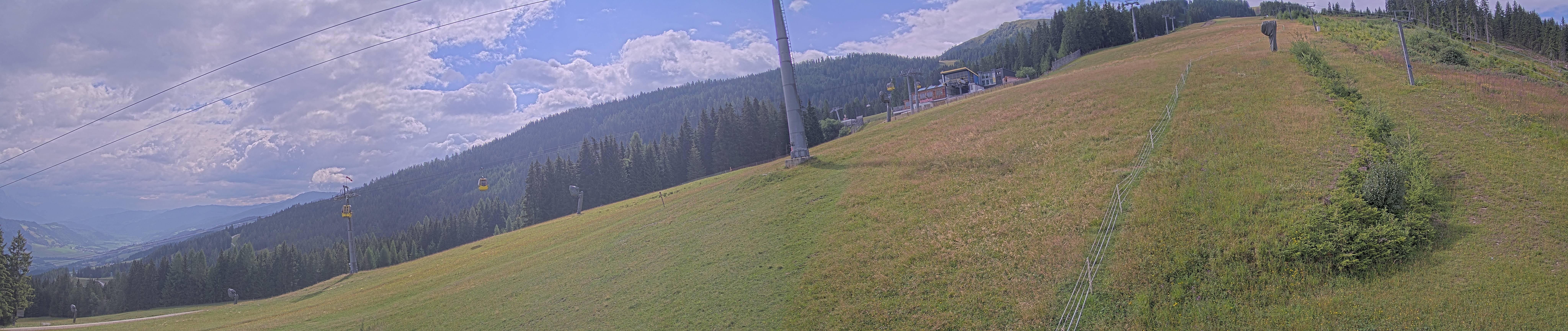 Archived image Webcam Hauser Kabling: top station of the gondola