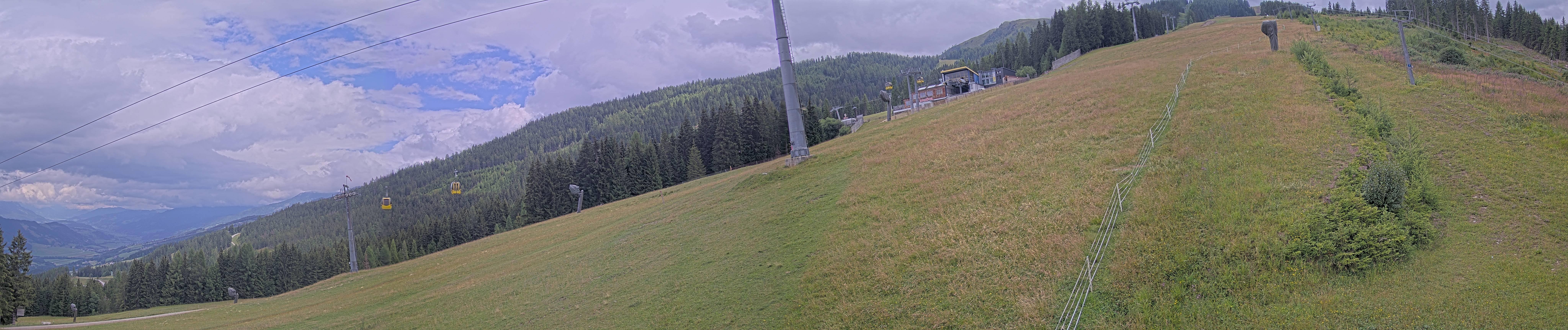 Archived image Webcam Hauser Kabling: top station of the gondola