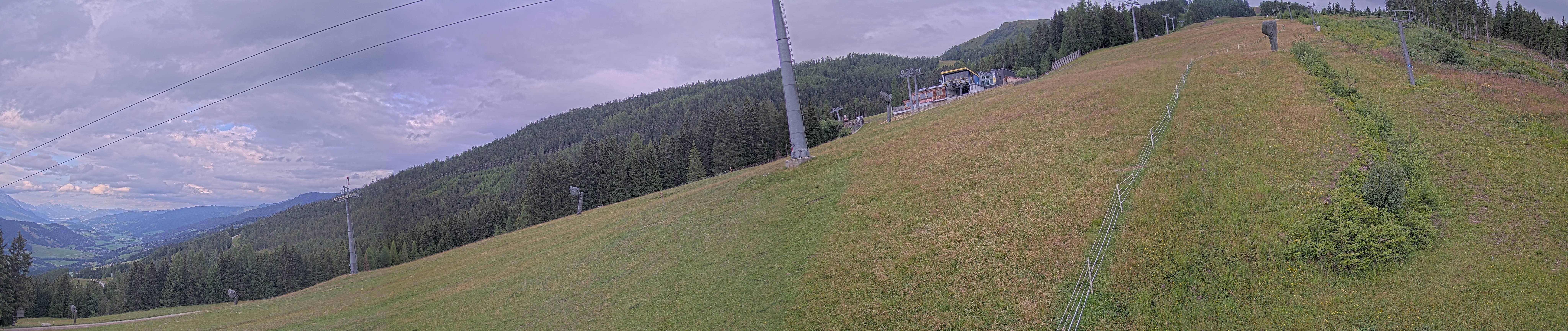 Archived image Webcam Hauser Kabling: top station of the gondola