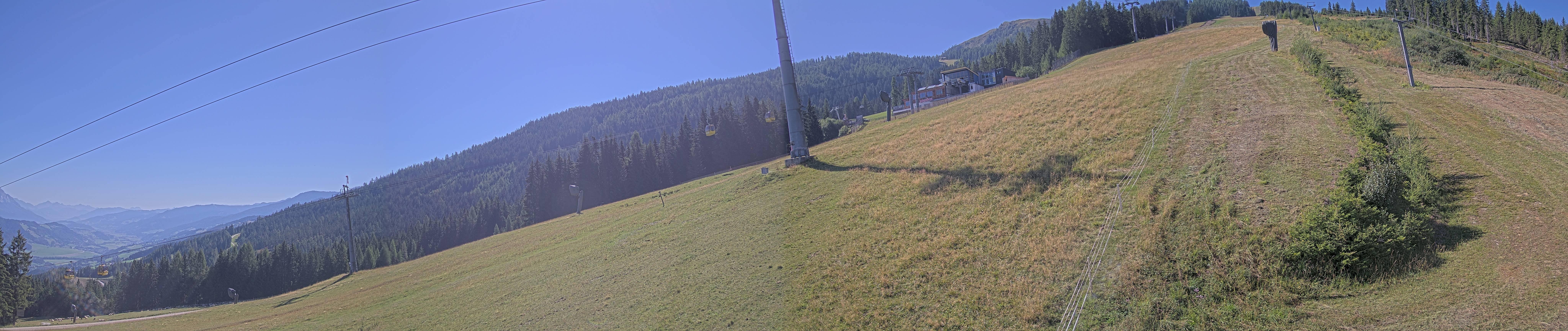 Archived image Webcam Hauser Kabling: top station of the gondola