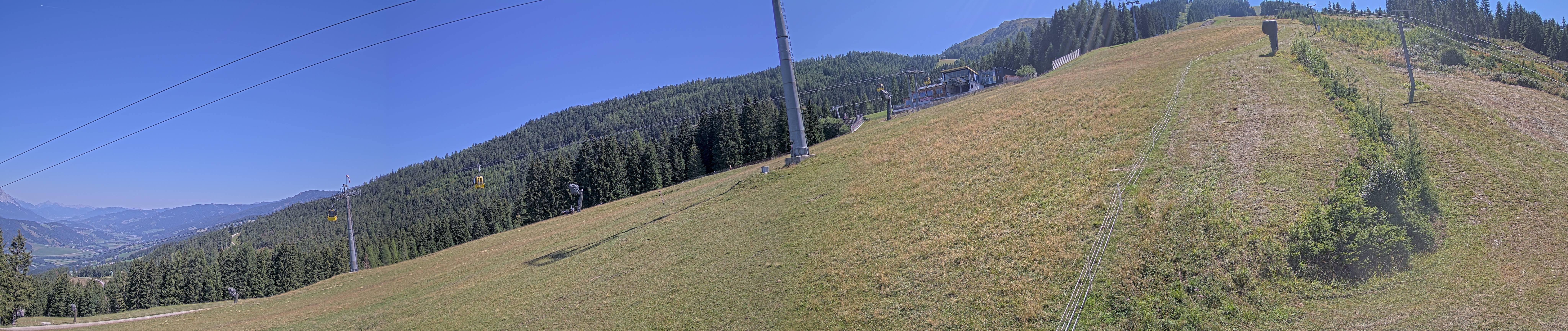 Archived image Webcam Hauser Kabling: top station of the gondola