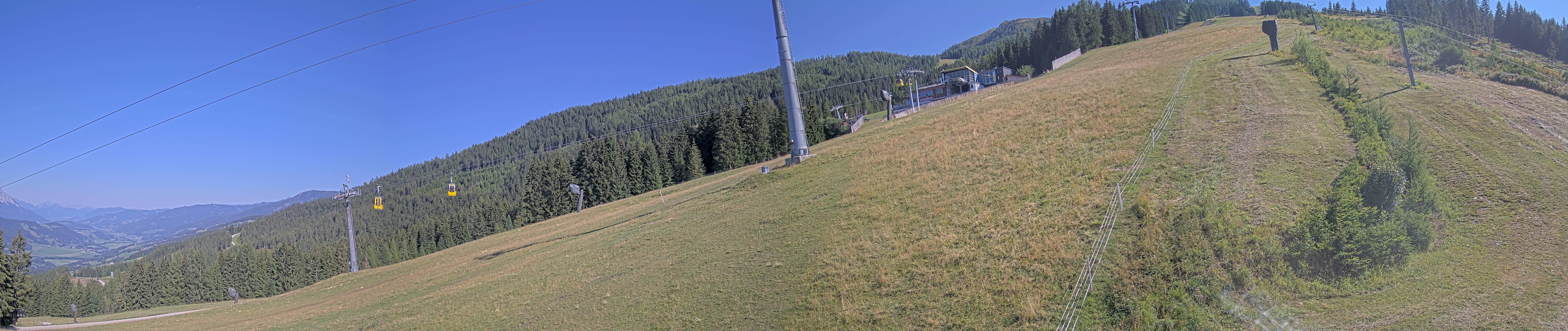 Archived image Webcam Hauser Kabling: top station of the gondola
