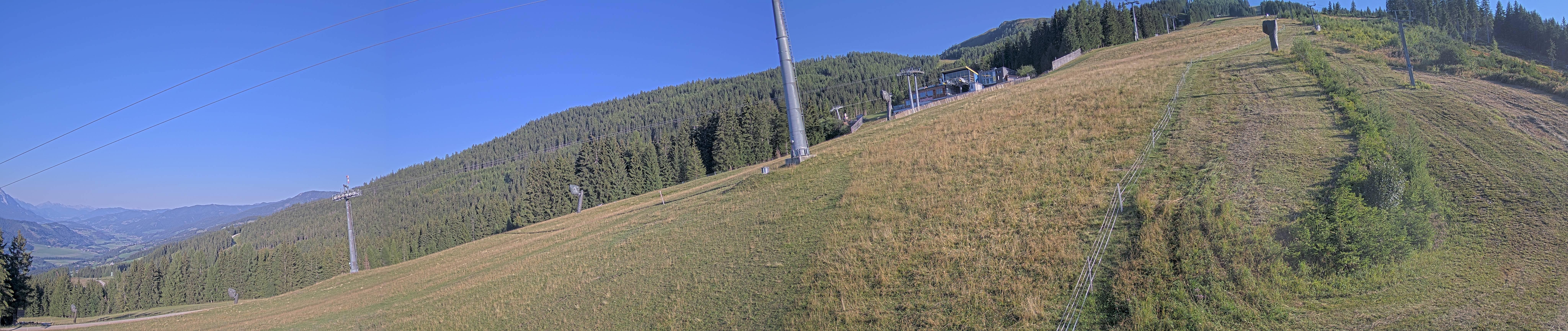 Archived image Webcam Hauser Kabling: top station of the gondola