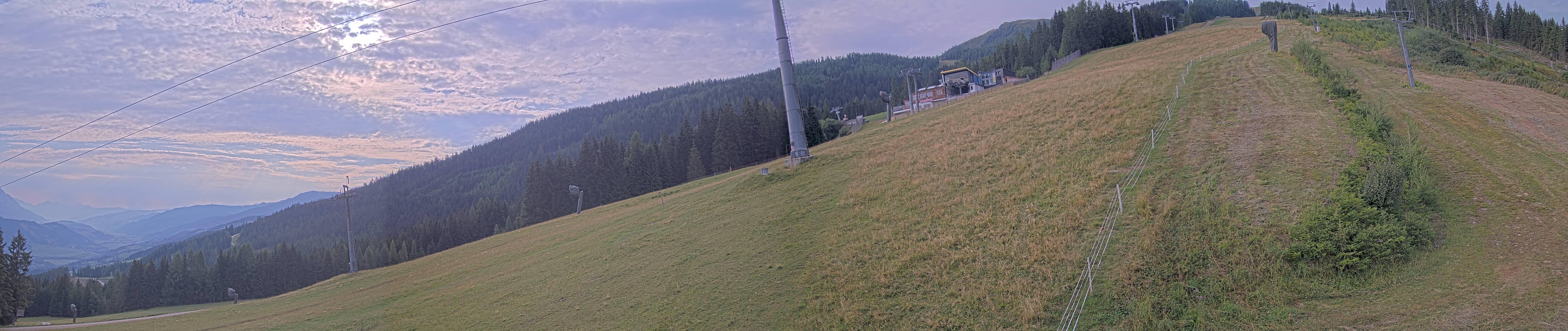 Archived image Webcam Hauser Kabling: top station of the gondola