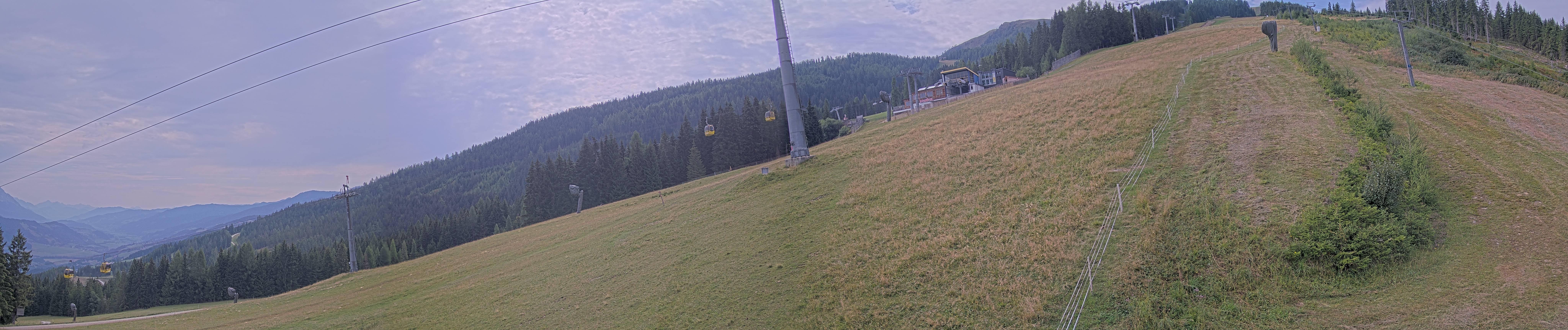 Archived image Webcam Hauser Kabling: top station of the gondola