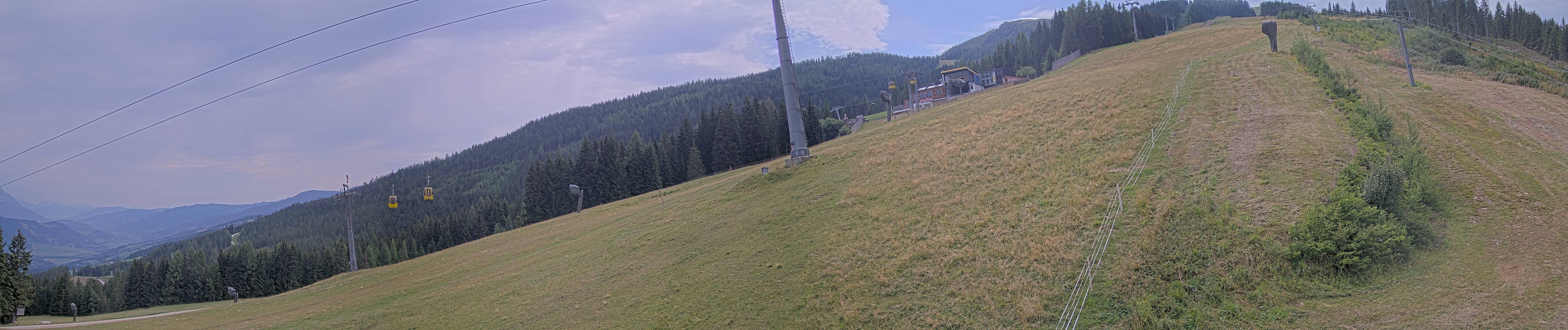 Archived image Webcam Hauser Kabling: top station of the gondola