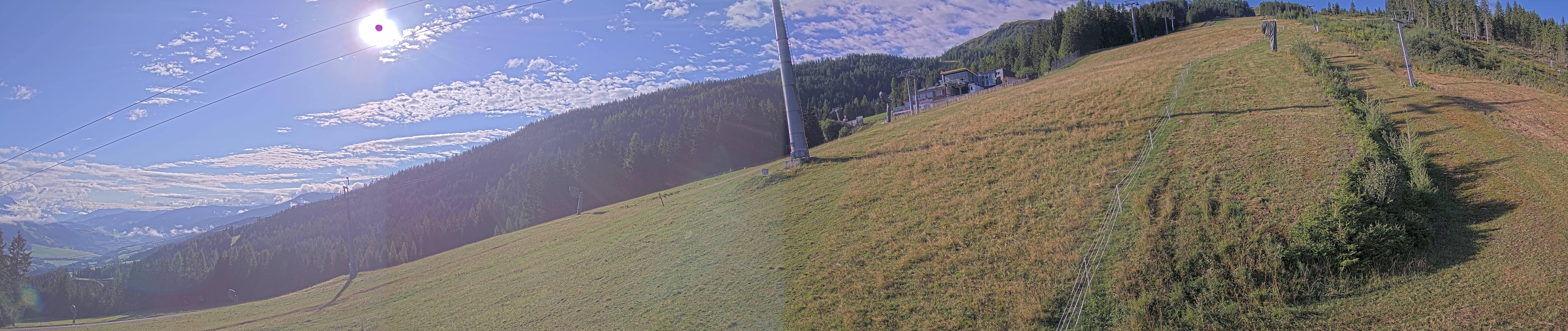 Archived image Webcam Hauser Kabling: top station of the gondola