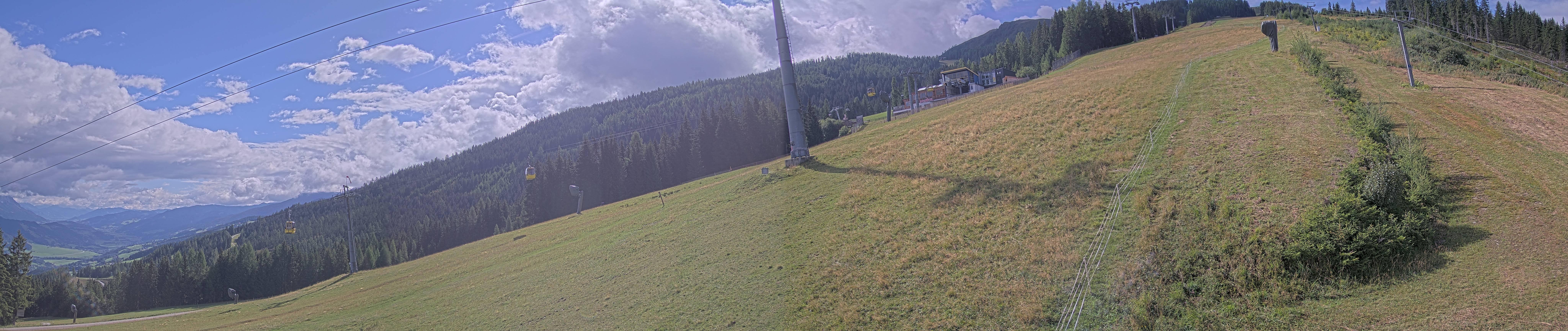 Archived image Webcam Hauser Kabling: top station of the gondola