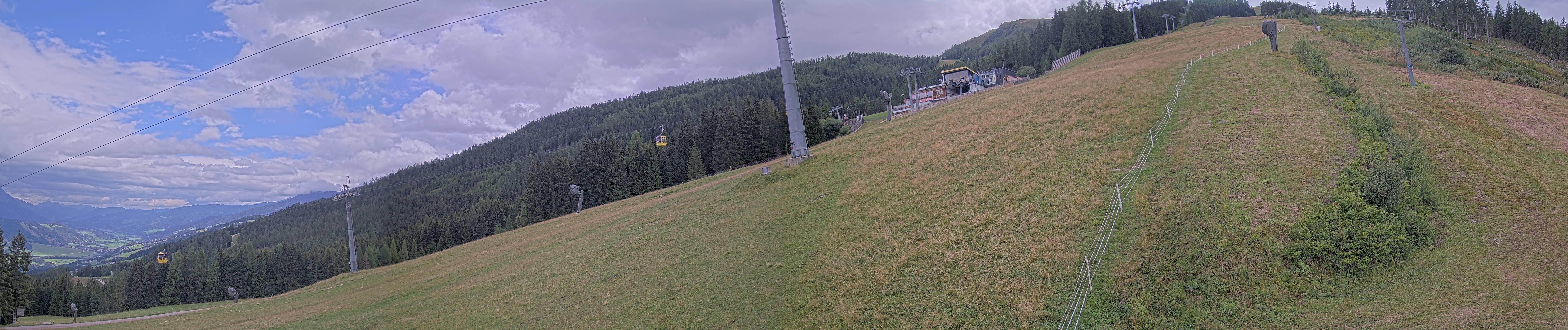 Archived image Webcam Hauser Kabling: top station of the gondola