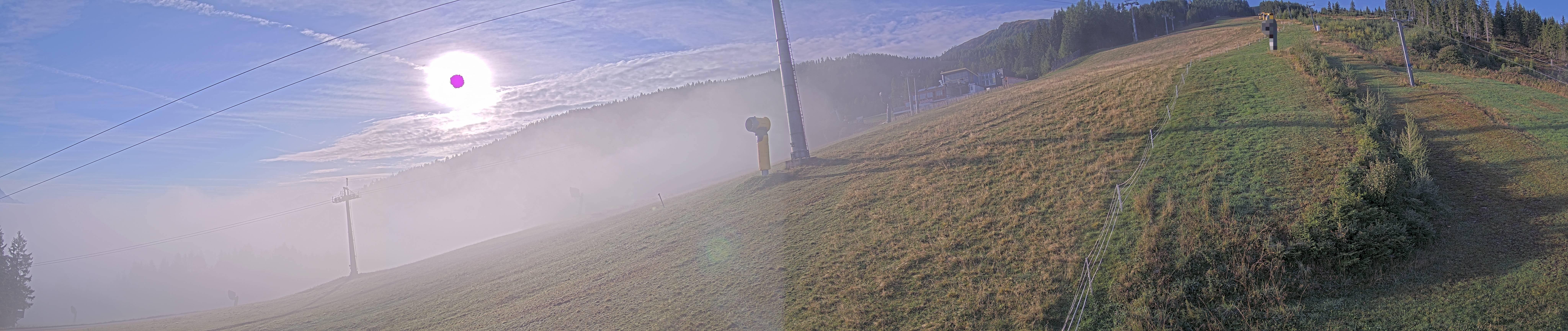 Archived image Webcam Hauser Kabling: top station of the gondola