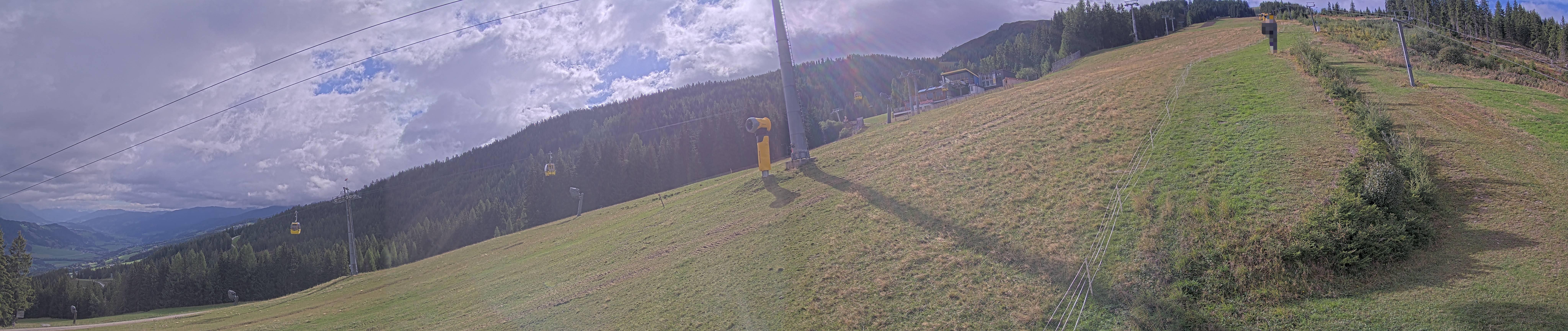 Archived image Webcam Hauser Kabling: top station of the gondola