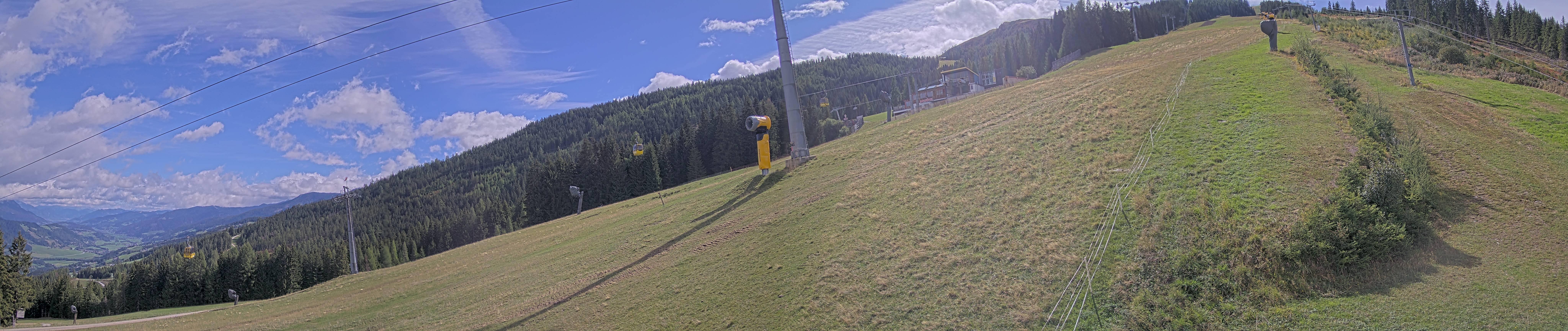 Archived image Webcam Hauser Kabling: top station of the gondola