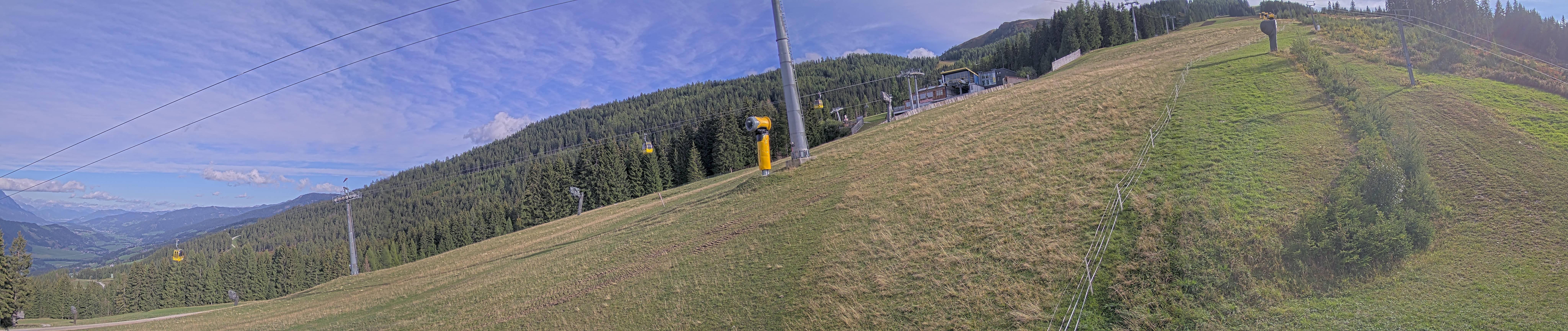 Archived image Webcam Hauser Kabling: top station of the gondola