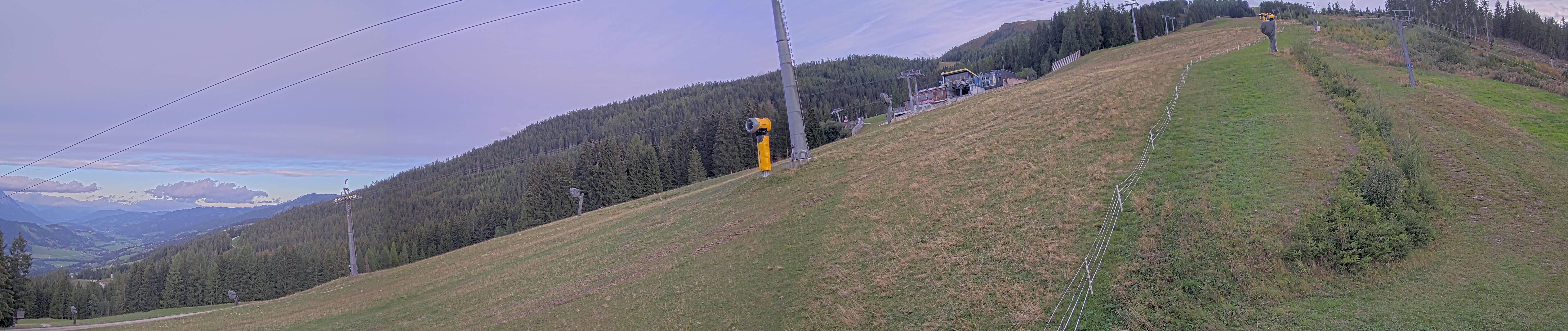 Archived image Webcam Hauser Kabling: top station of the gondola