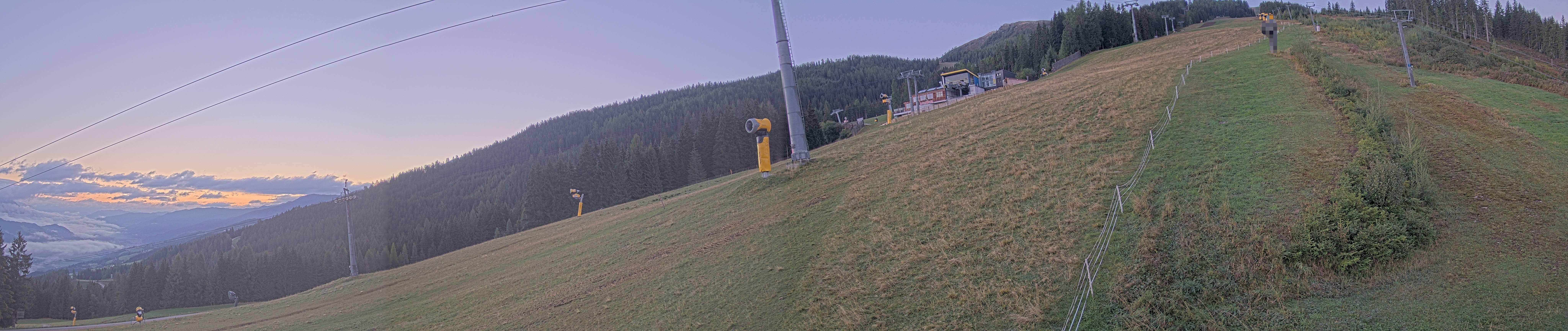 Archived image Webcam Hauser Kabling: top station of the gondola