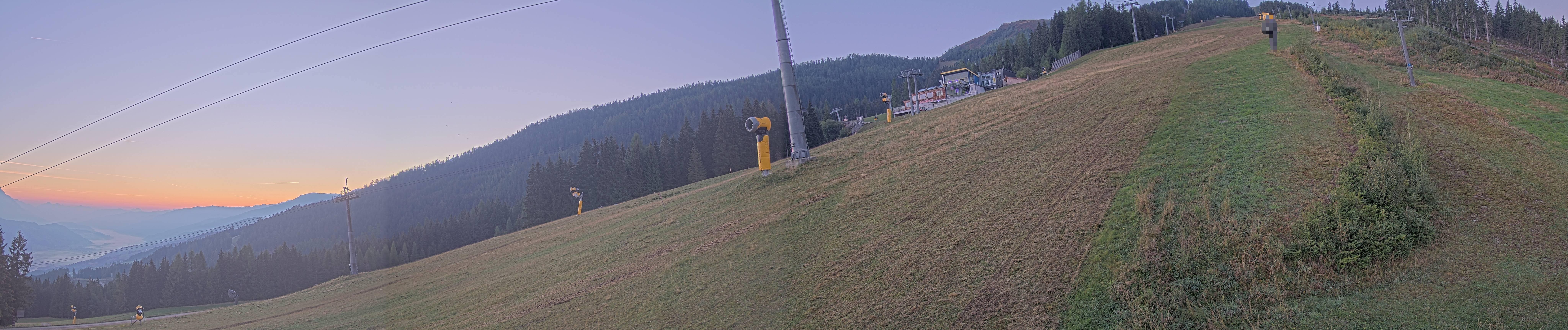 Archived image Webcam Hauser Kabling: top station of the gondola