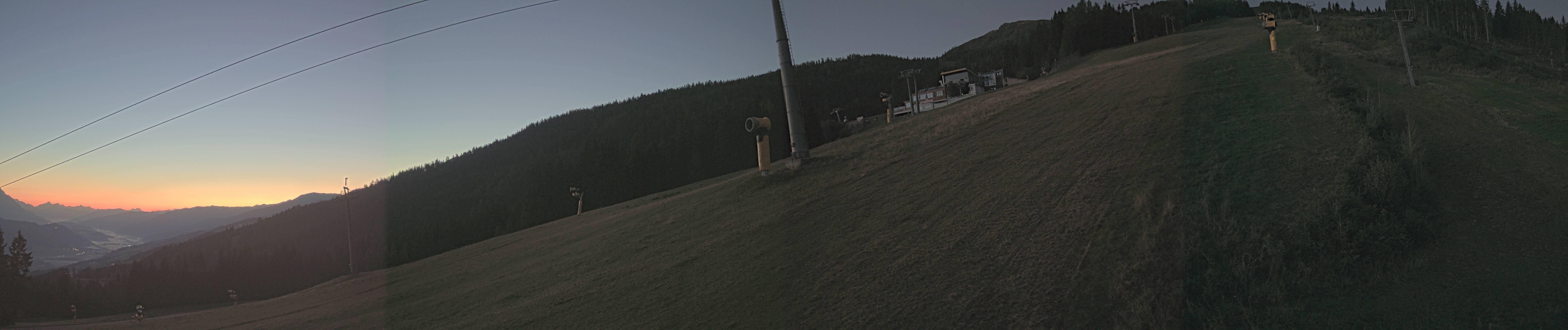 Archived image Webcam Hauser Kabling: top station of the gondola