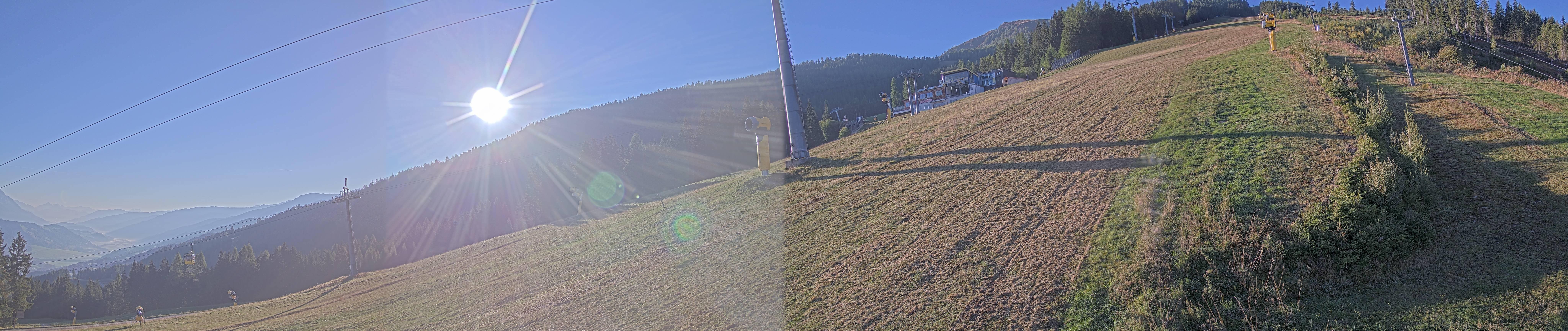 Archived image Webcam Hauser Kabling: top station of the gondola