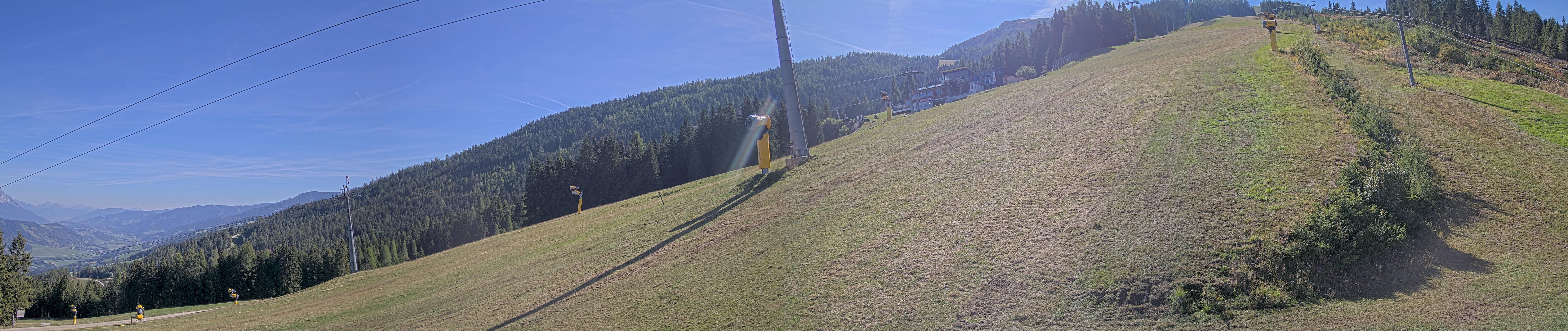 Archived image Webcam Hauser Kabling: top station of the gondola