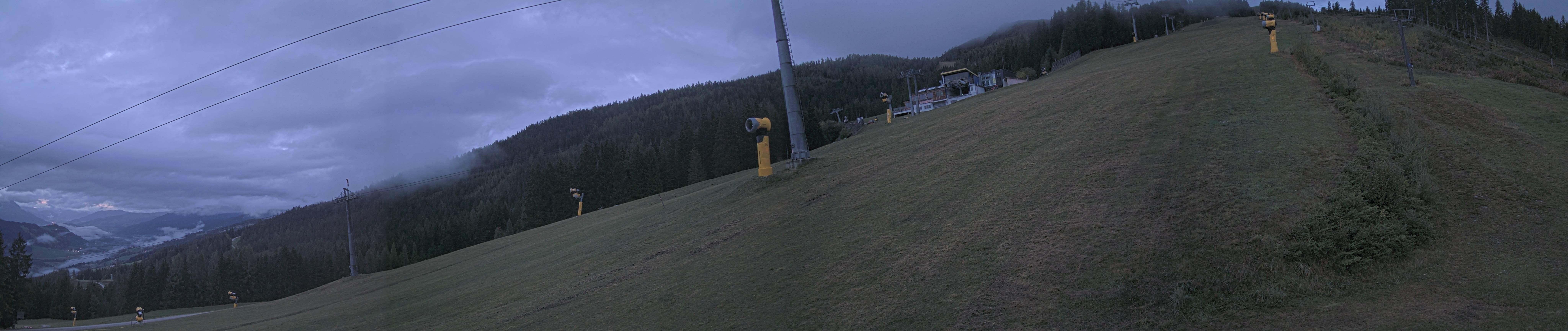Archived image Webcam Hauser Kabling: top station of the gondola