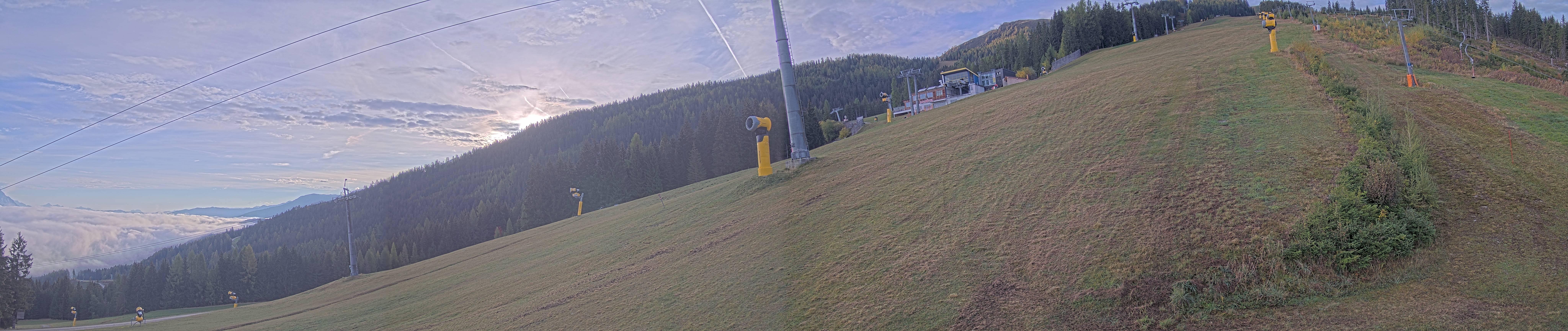 Archived image Webcam Hauser Kabling: top station of the gondola