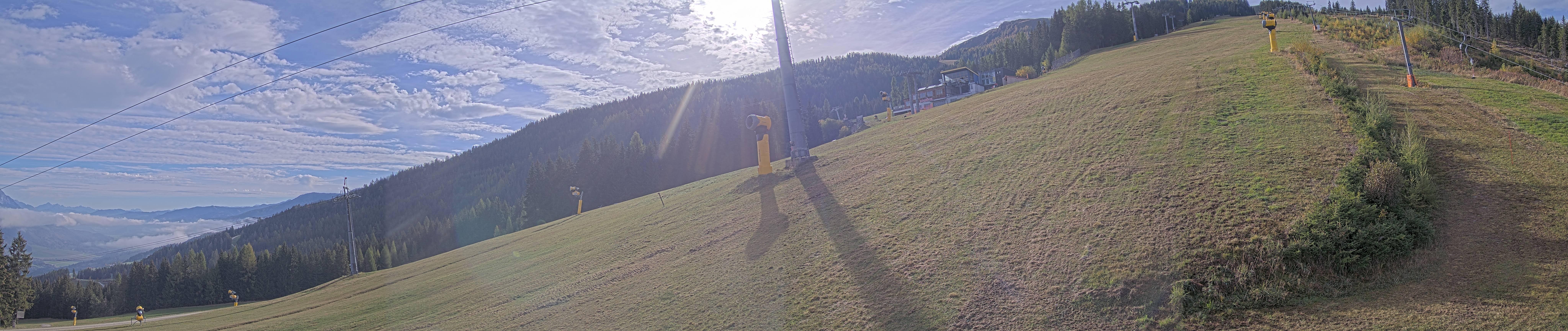 Archived image Webcam Hauser Kabling: top station of the gondola