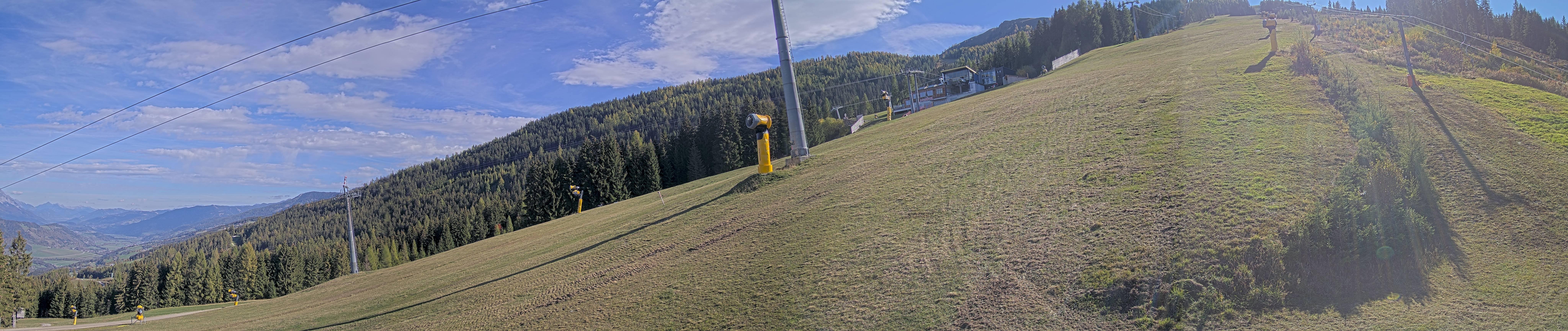 Archived image Webcam Hauser Kabling: top station of the gondola