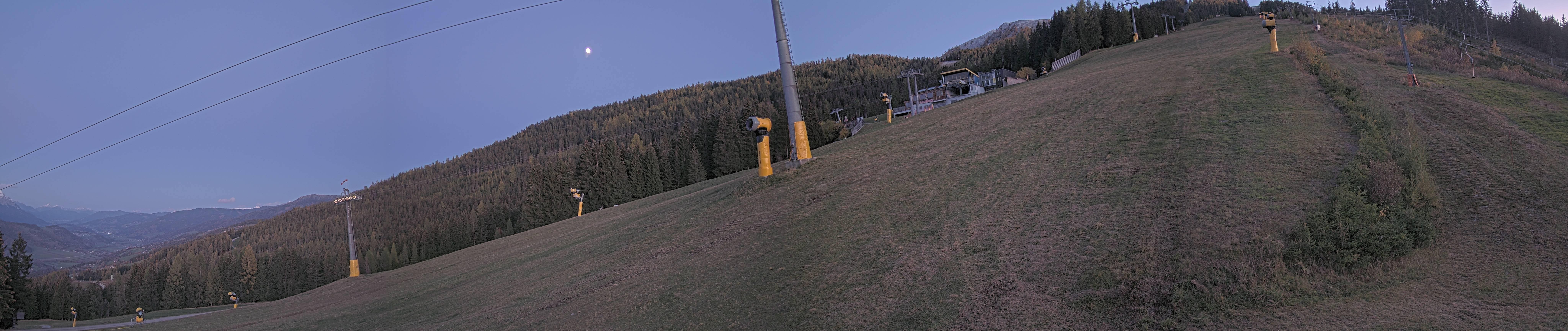 Archived image Webcam Hauser Kabling: top station of the gondola