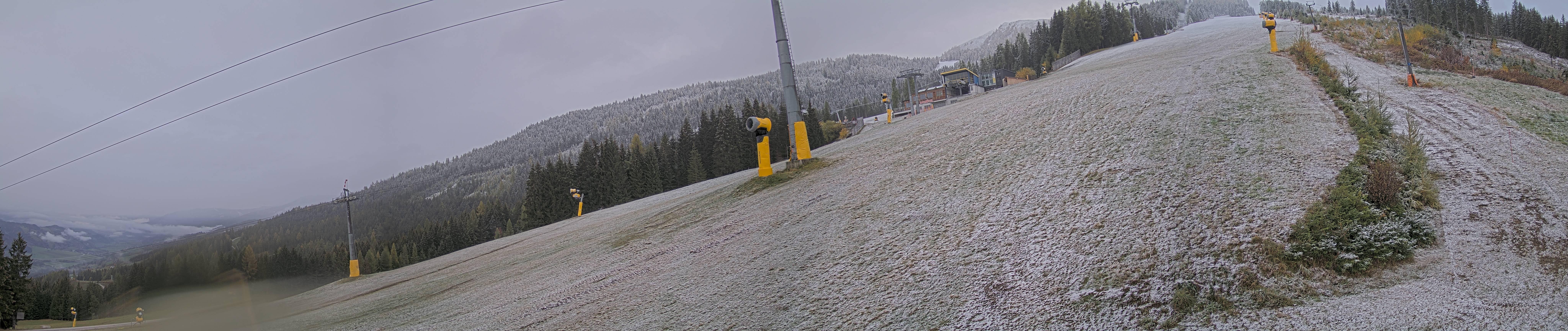 Archived image Webcam Hauser Kabling: top station of the gondola