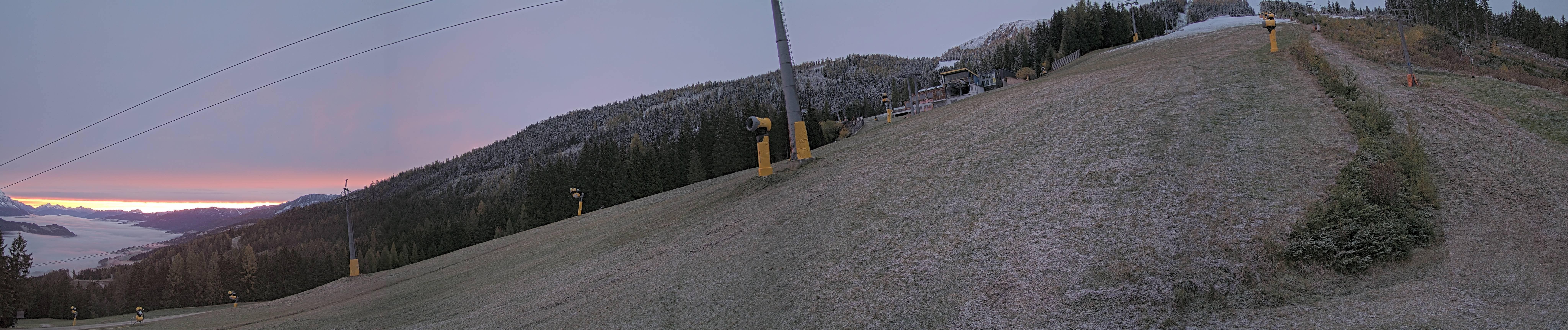 Archived image Webcam Hauser Kabling: top station of the gondola