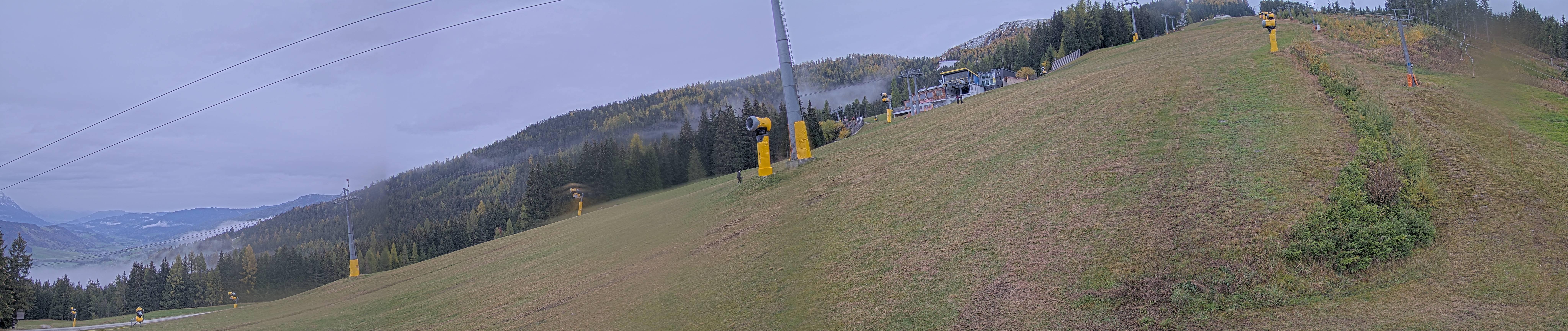 Archived image Webcam Hauser Kabling: top station of the gondola