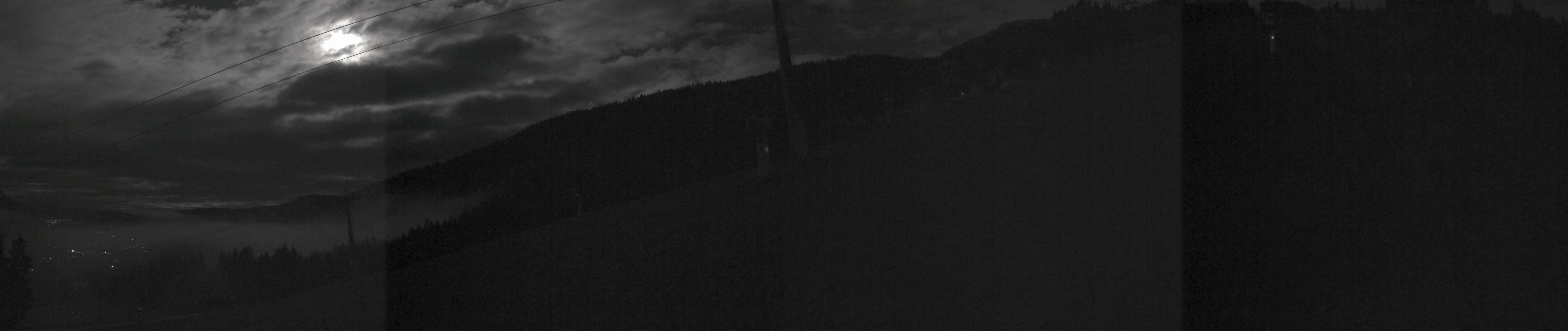Archived image Webcam Hauser Kabling: top station of the gondola