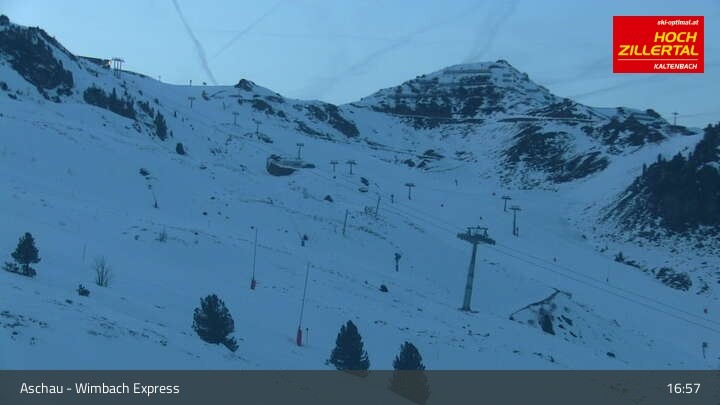 Archived image Webcam Wimbachexpress Gondola Hochzillertal