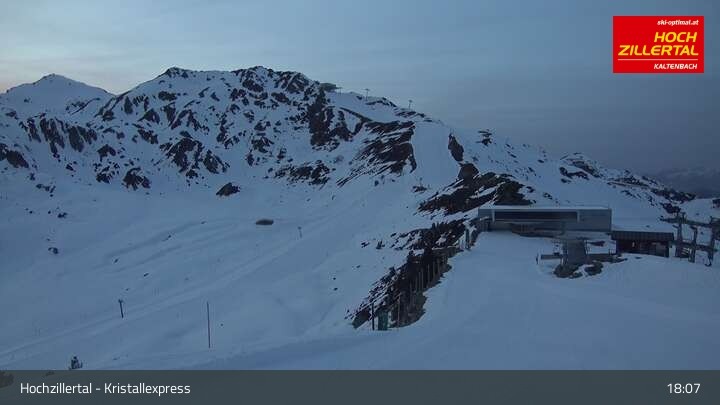 Archived image Webcam Wimbachexpress Top Station - Hochzillertal