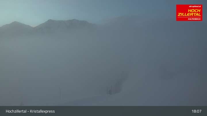 Archived image Webcam Wimbachexpress Top Station - Hochzillertal