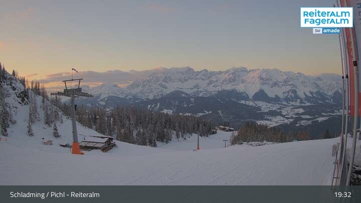 Archived image Webcam Reiteralm: Top station Preunegg Jet