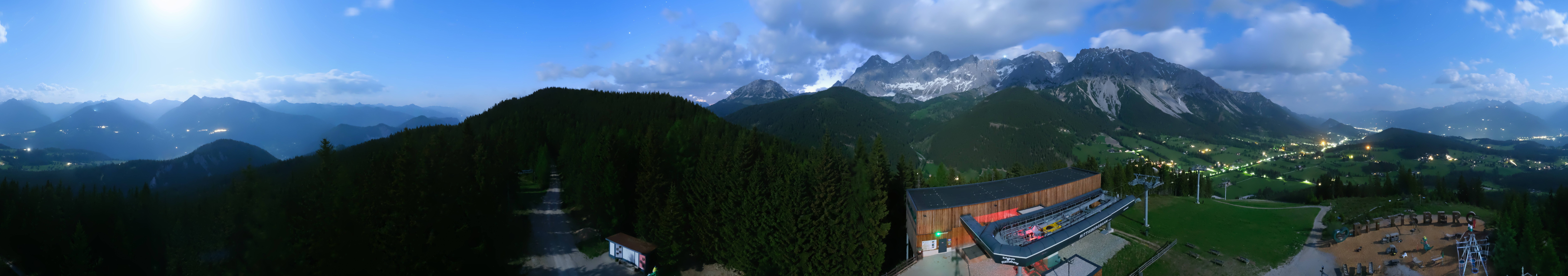 Archived image Webcam Ramsau am Dachstein: Ski area Rittisberg