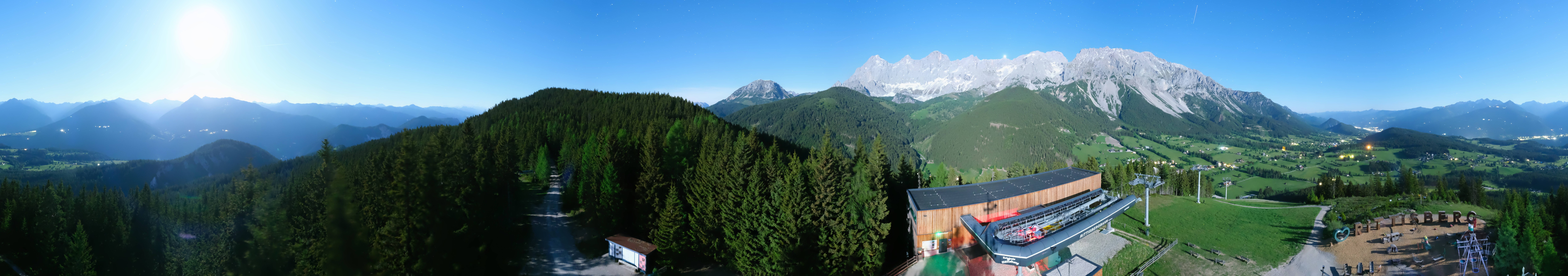 Archived image Webcam Ramsau am Dachstein: Ski area Rittisberg