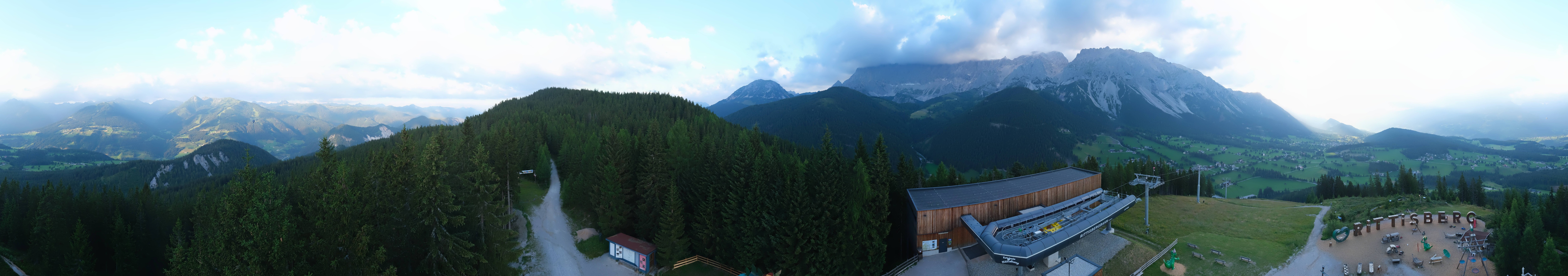 Archived image Webcam Ramsau am Dachstein: Ski area Rittisberg