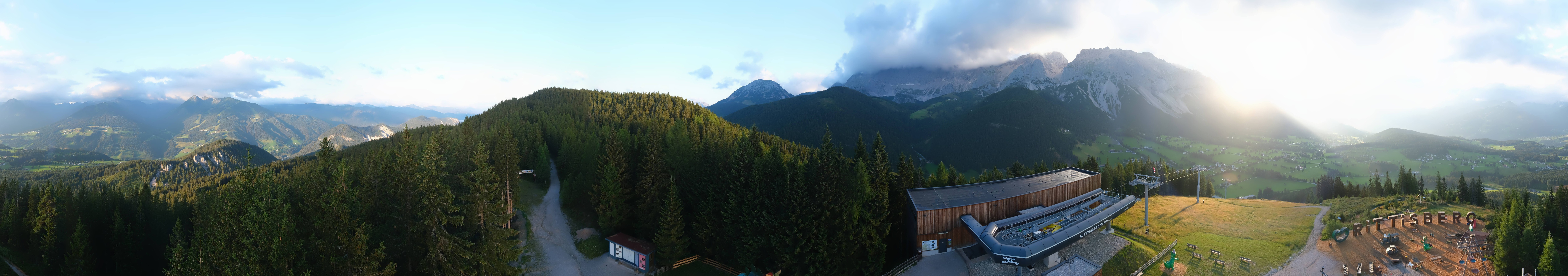 Archived image Webcam Ramsau am Dachstein: Ski area Rittisberg