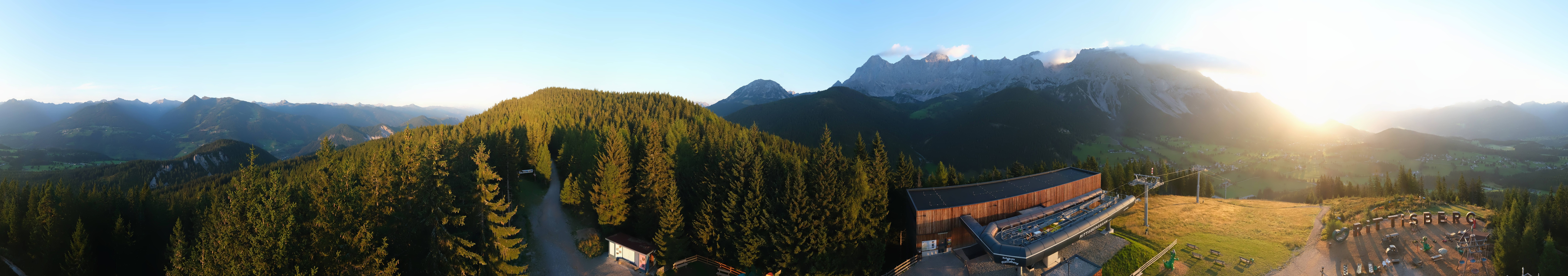 Archived image Webcam Ramsau am Dachstein: Ski area Rittisberg