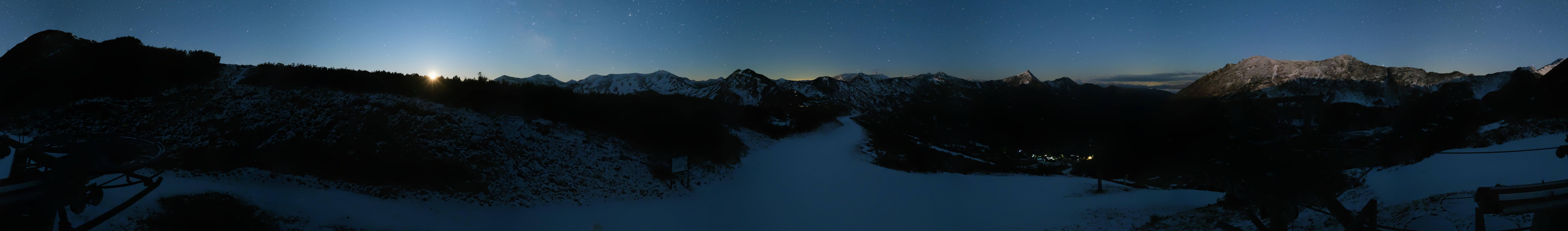 Archived image Webcam mountain station Plannereckbahn, alp Planneralm