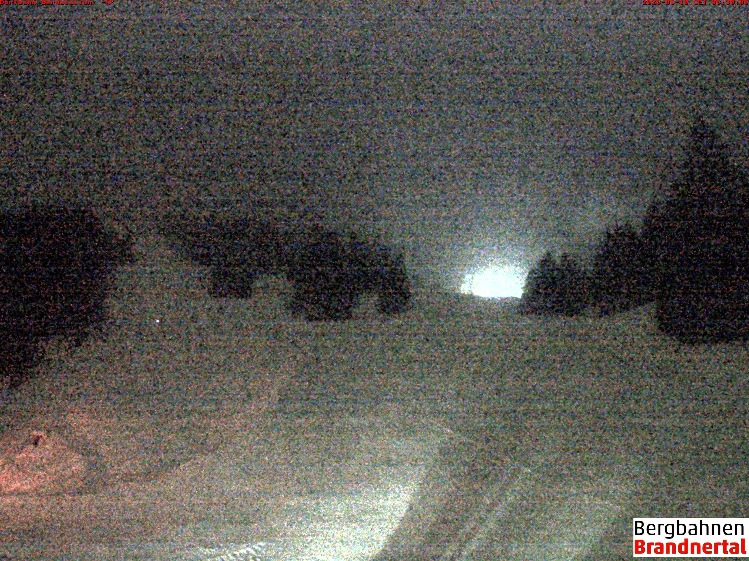 Archived image Webcam mountain station "Dorfbahn", valley "Brandnertal"