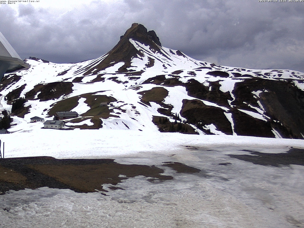 Archiv Foto Webcam Bergstation Uga (1850m)