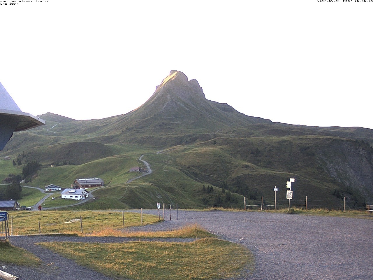 Archiv Foto Webcam Bergstation Uga (1850m)