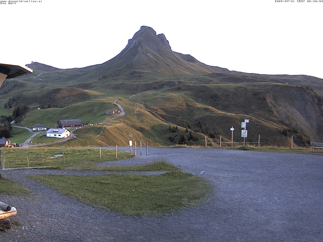 Archiv Foto Webcam Bergstation Uga (1850m)