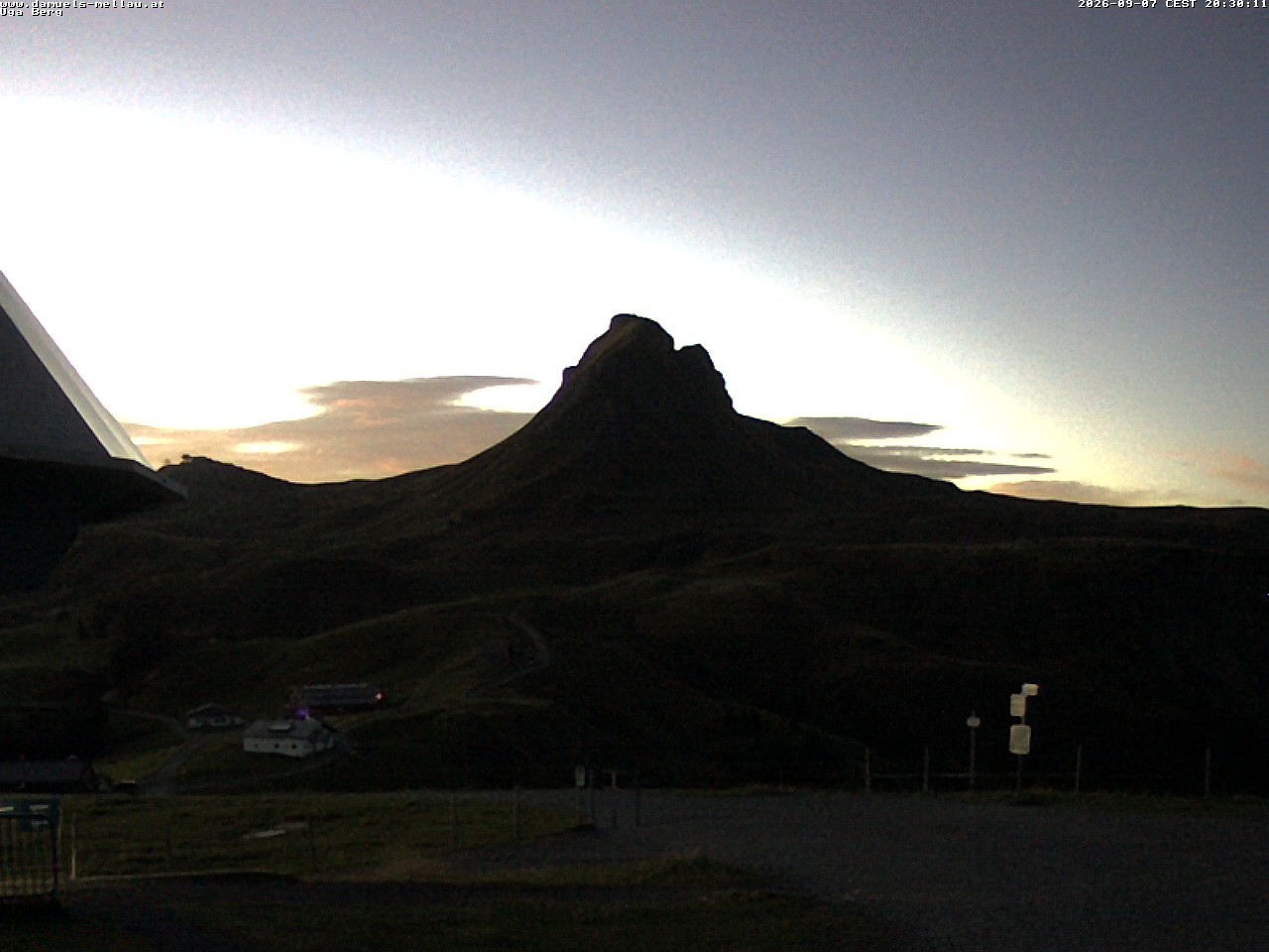 Archiv Foto Webcam Bergstation Uga (1850m)